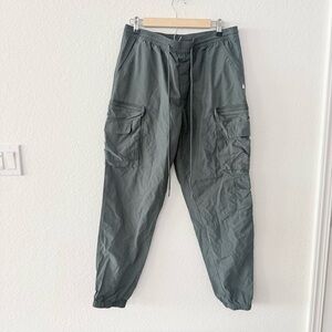 Standard Cloth/Urban Outfitters- Men’s Drawstring Cargo Joggers - L